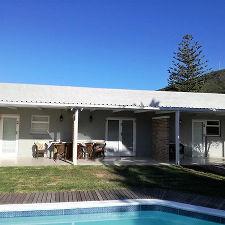 Livesey Lodge Guest House Hermanus Exterior foto